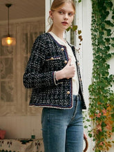 Kurze kleine Tweedjacke